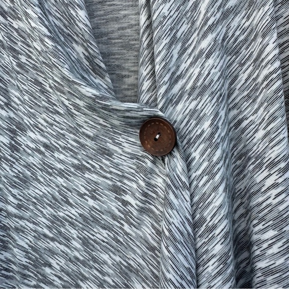 Bobeau Lightweight Heather Gray Long Sleeve Sweater Wrap Cape, 1X - Picture 6 of 7